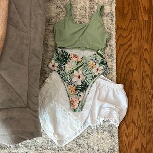 Brand new swimsuit size M with 2 pairs shorts M color white